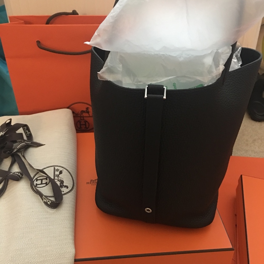 🚫Sold🚫New Authentic Hermès Picotin Lock 22 Black